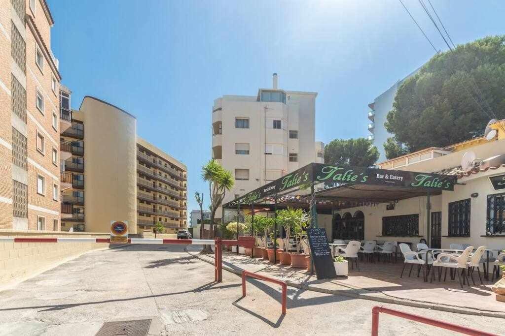 Santa Marta Al Lado De Los Servicios Y De La Playa Benalmádena Exterior foto